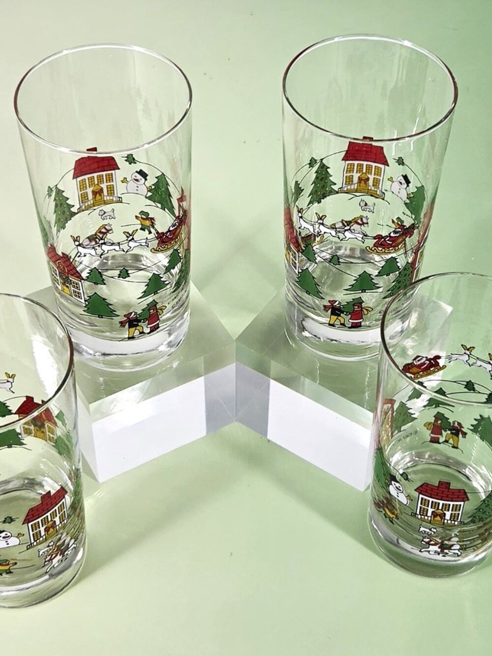 1987 Action Industries 4 Christmas Glasses/Tumblers Colorful Village Scenes 12oz